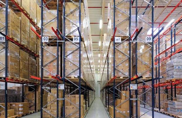 定制仓储货架：让仓库空间垂直利用 ，货物 “有序存放“