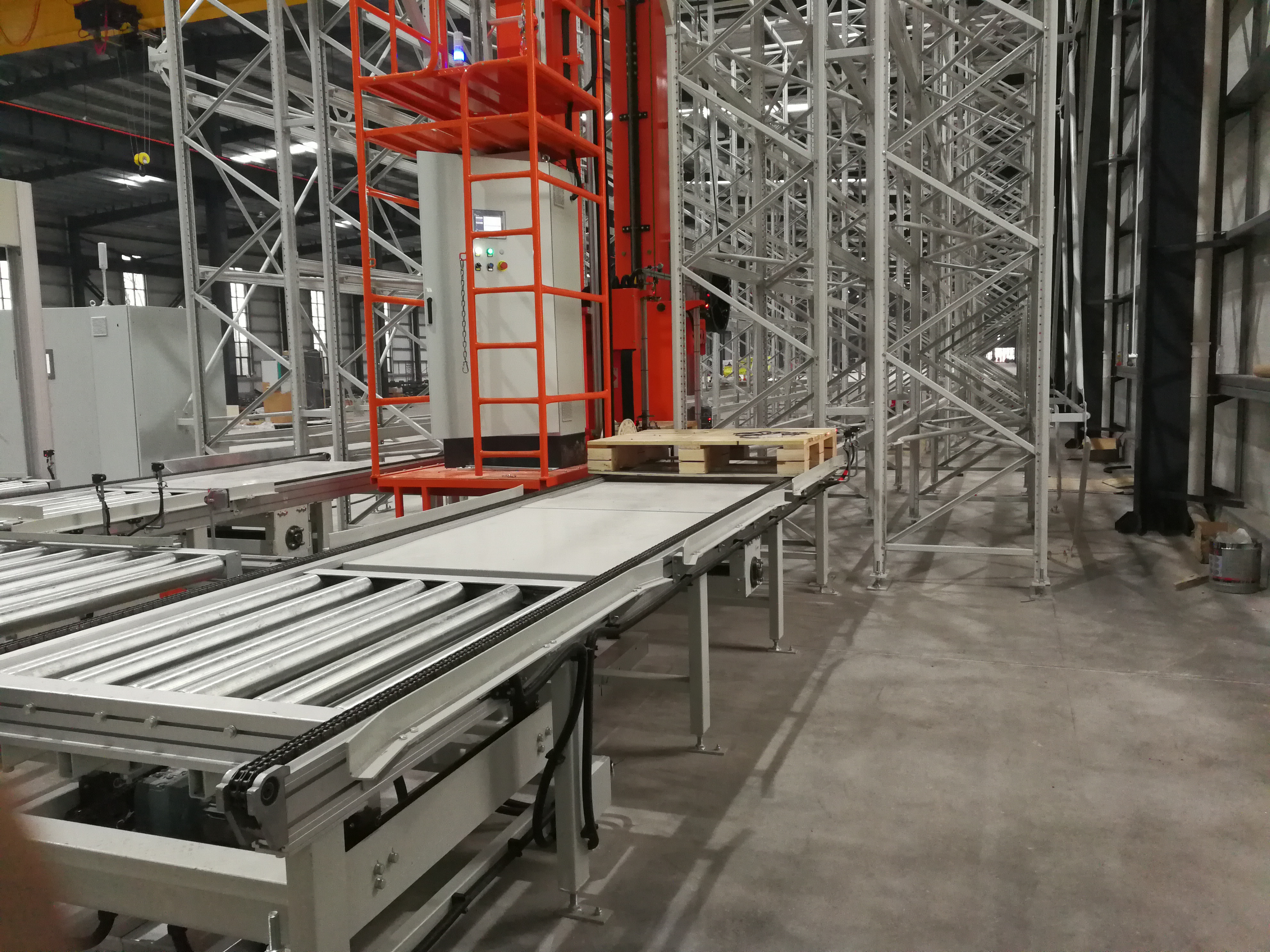 智能仓库作业模式：如何精准适配不同行业需求？