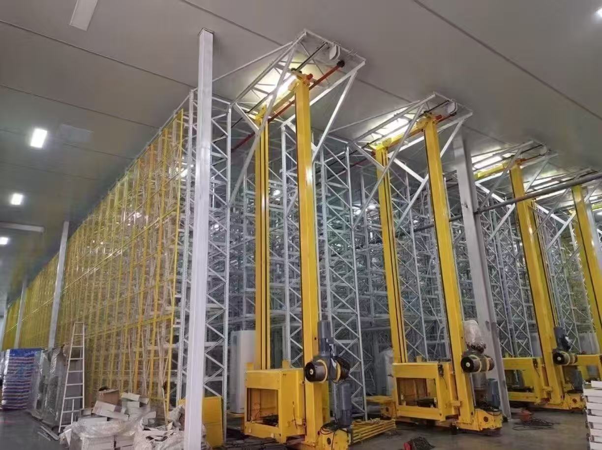 自动化立体仓库：穿梭车与堆垛机的功能定位及配合使用指南