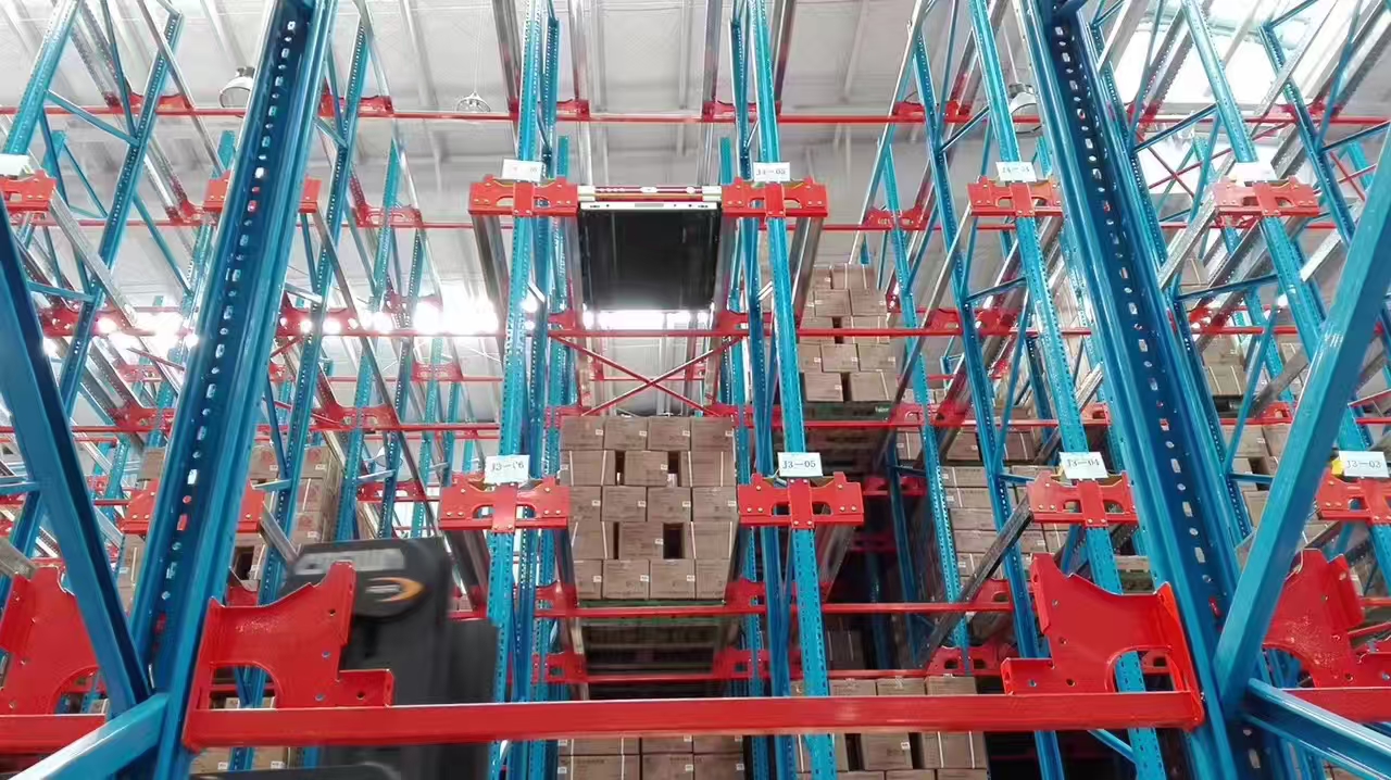 四向穿梭车立库如何实现储存量跨越式提升？